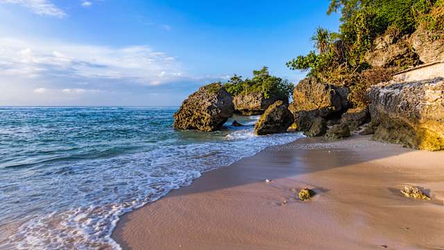 Padang Padang Beach, Bali, Indonesien © TPopova/iStock / Getty Images Plus via Getty Images