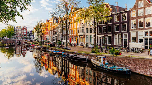 Kanal in Amsterdam, Niederlande
