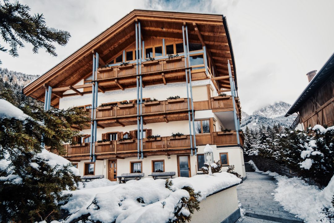 Außenansicht Hotel Ranuimüllerhof Villnöss HolidayCheck Südtirol