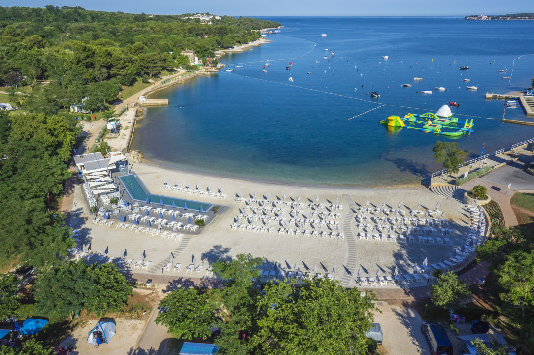 Strand Lanterna Premium Camping Resort By Valamar Tar