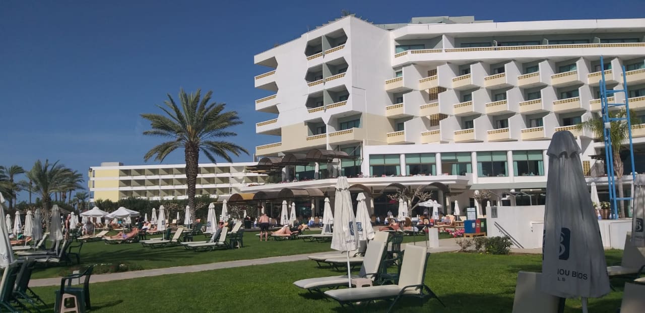 Frühstücksterrasse Constantinou Bros Athena Royal Beach Hotel Paphos