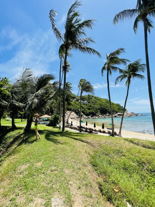 Side Of The Bay Beside Th Hotel Banyan Tree Samui Lamai Beach