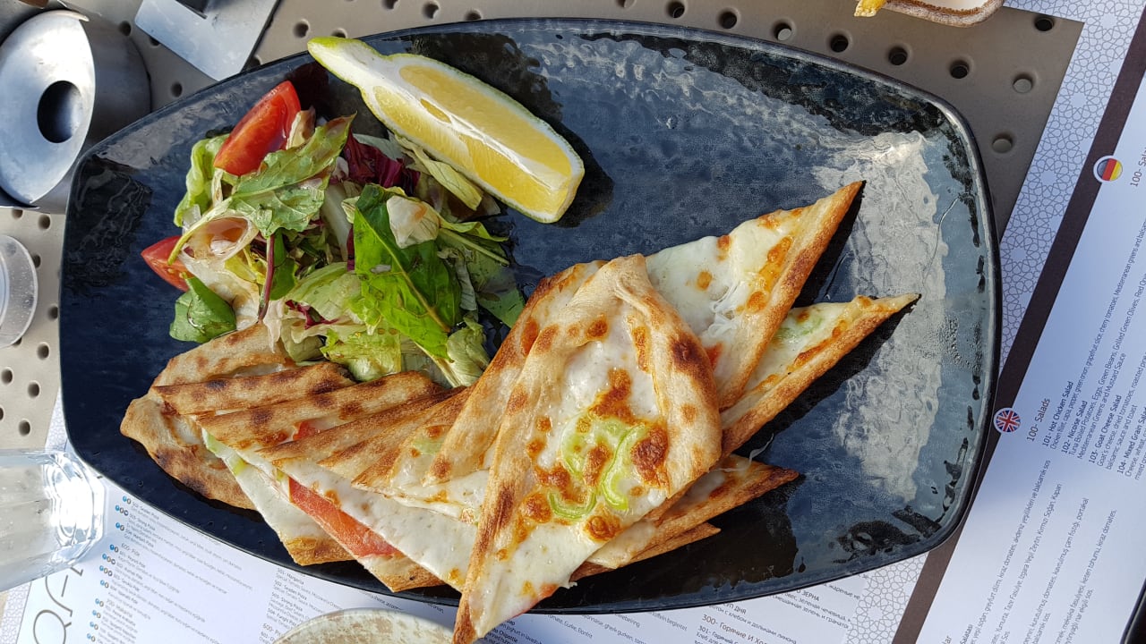 Pide mit Käse an der Stra Seaden Quality Resort Spa Ultra All