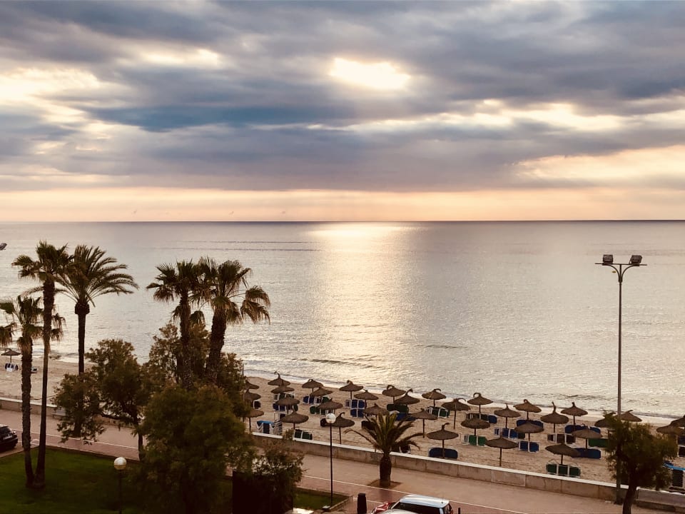 Ausblick Universal Hotel Bikini Cala Millor HolidayCheck