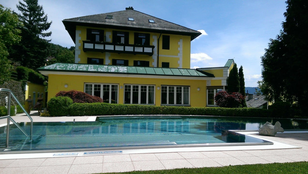 Pool Mit Blick Zum Hotel Hotel Kaiser Franz Josef Millstatt Am See