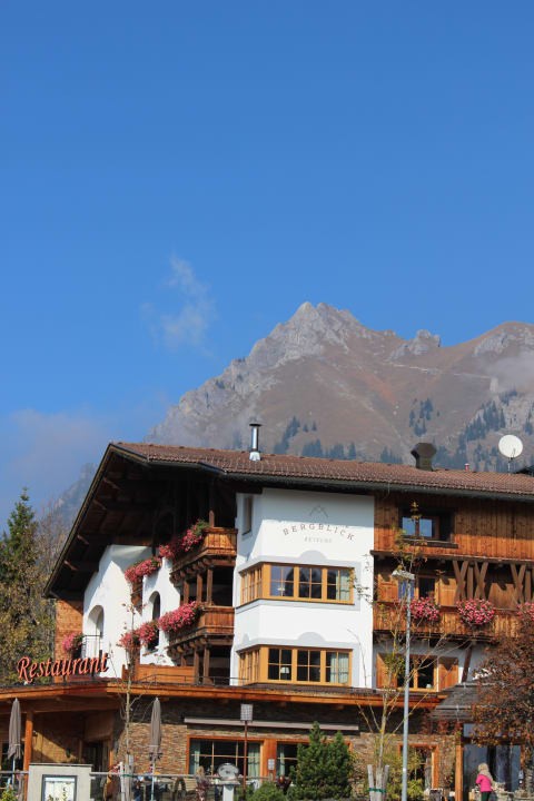 Au Enansicht Hotel Bergblick Gr N Holidaycheck Tirol Sterreich