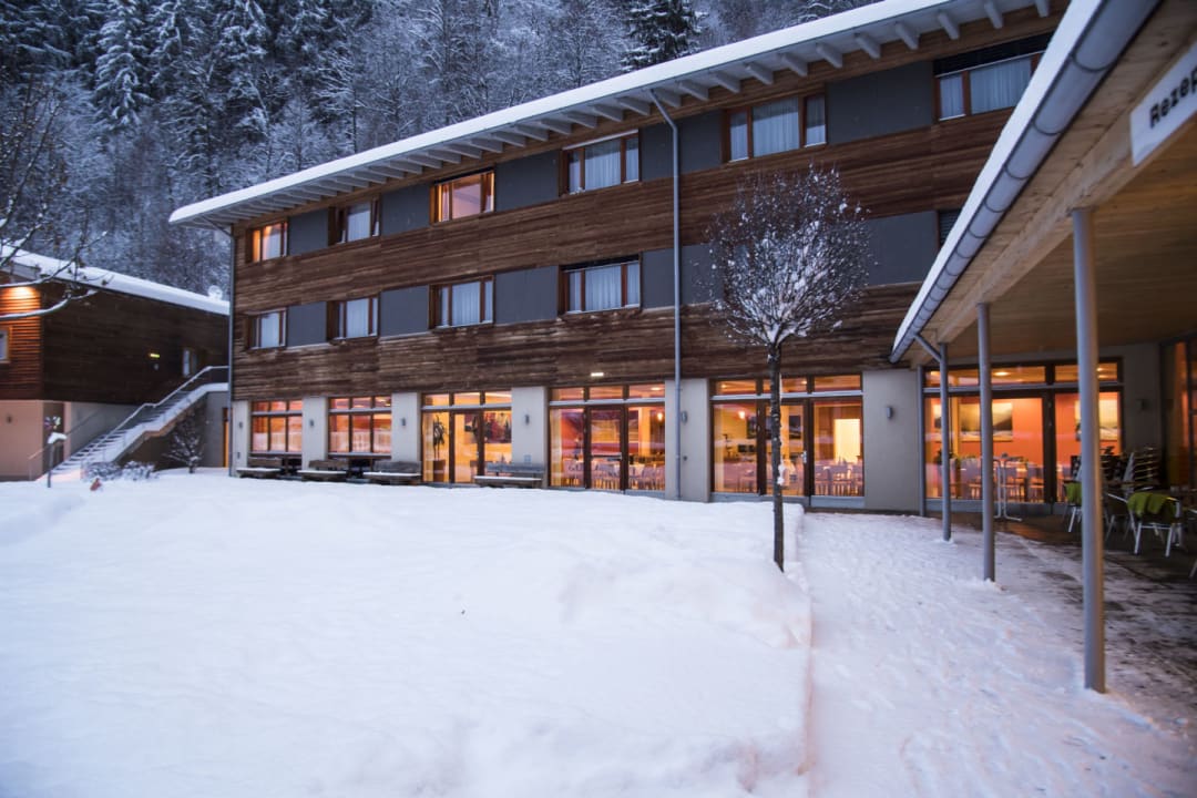 Außenansicht JUFA Hotel Montafon Schruns HolidayCheck Vorarlberg