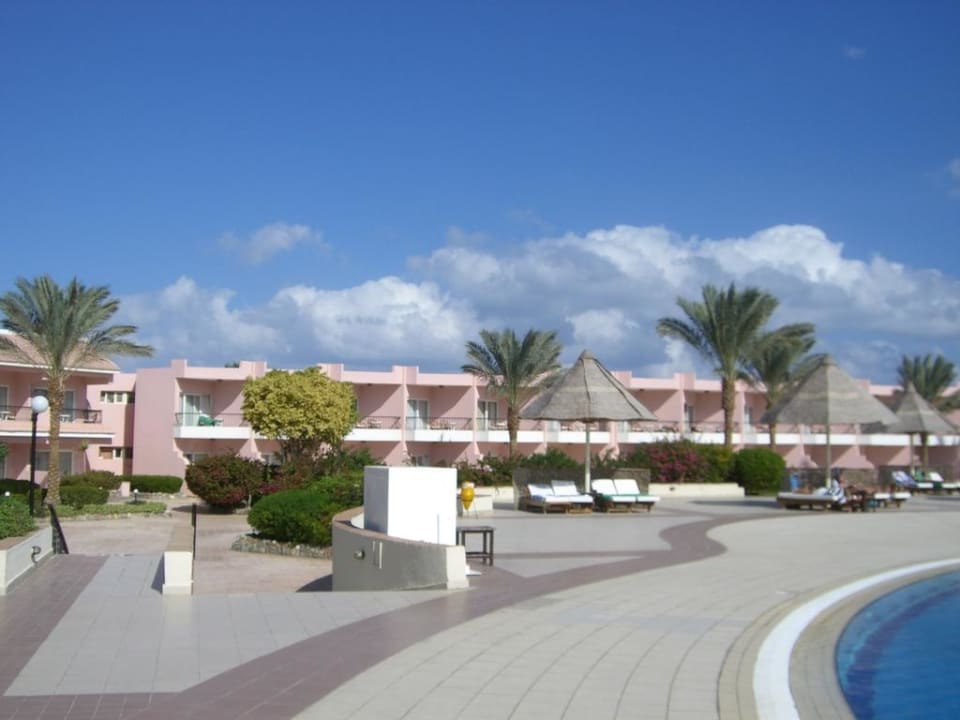 У бассейна MG Alexander The Great Hotel Marsa Alam HolidayCheck