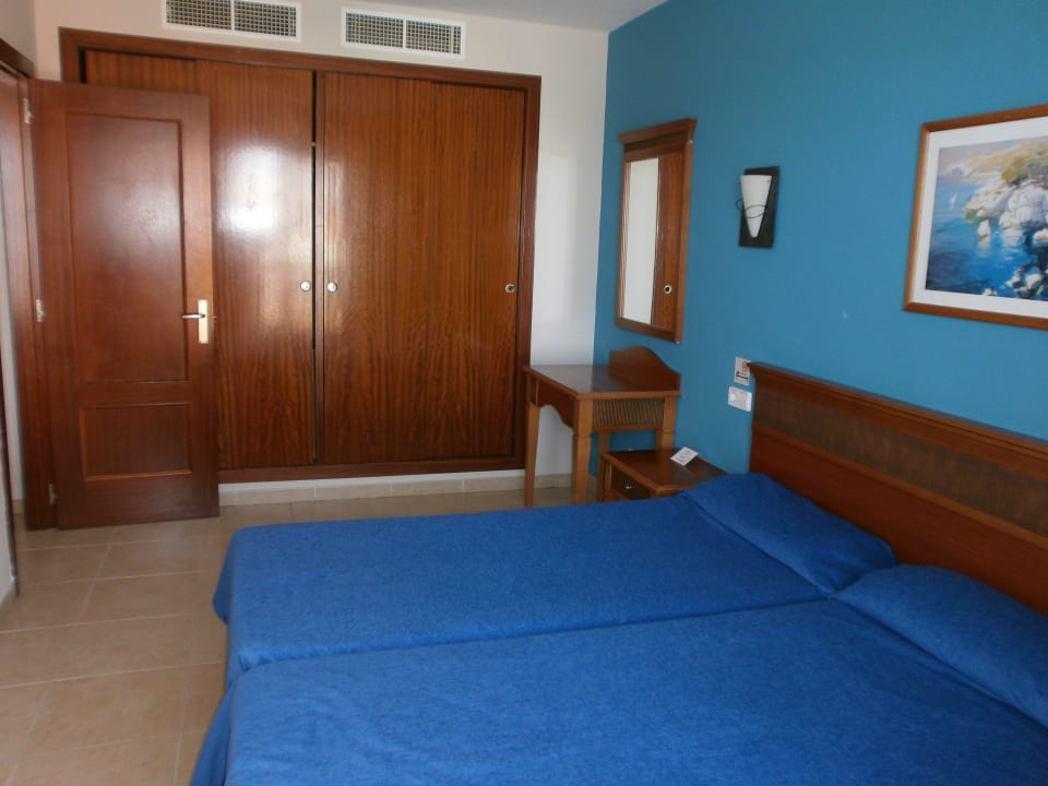 Separates Schlafzimmer Im Universal Hotel Bikini Cala Millor