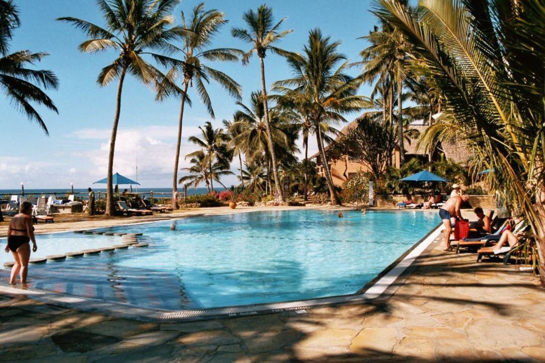 Pool Bahari Beach Hotel Bahari Beach Hotel Mombasa Holidaycheck