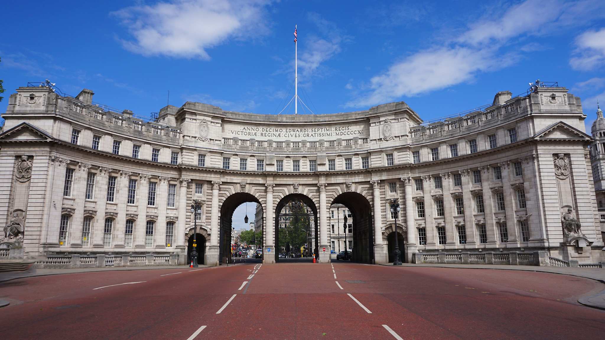 Blick auf den Admiralty Arch in London.