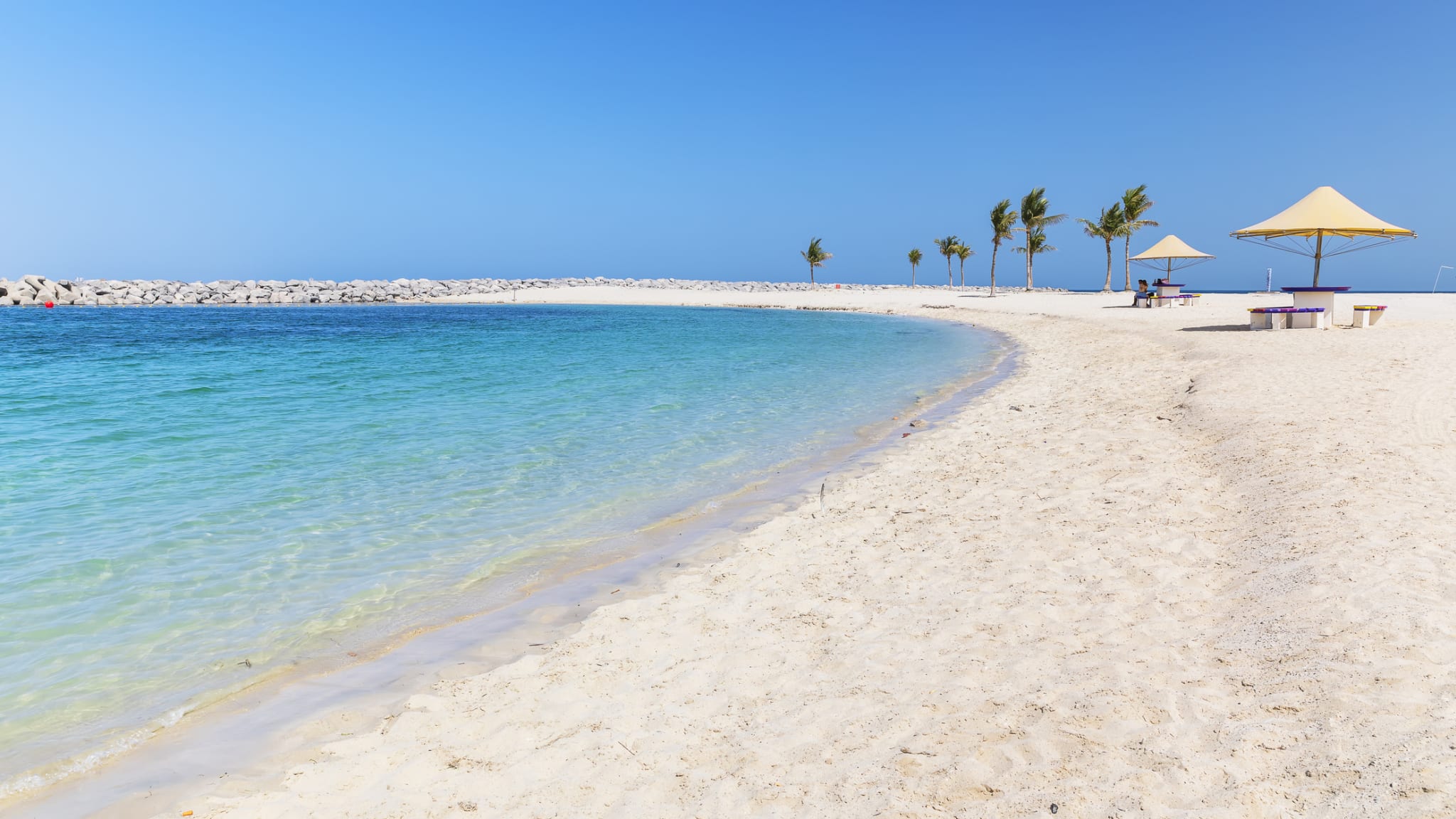Al Mamzar Beach, Dubai © Alexmumu/iStock / Getty Images Plus via Getty Images