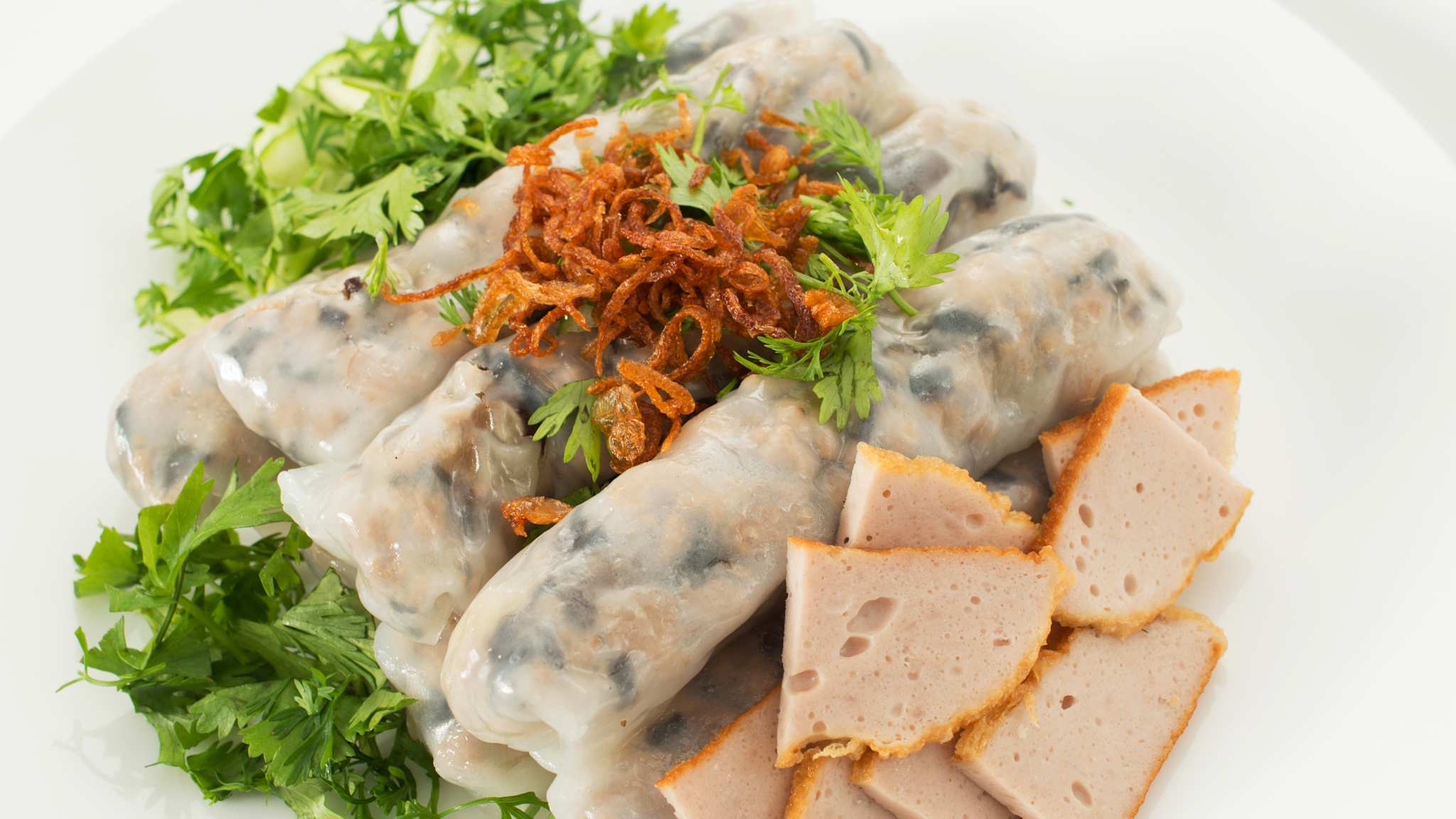 Vietnamesische Bánh cuốn Reisrollen zum Frühstück.