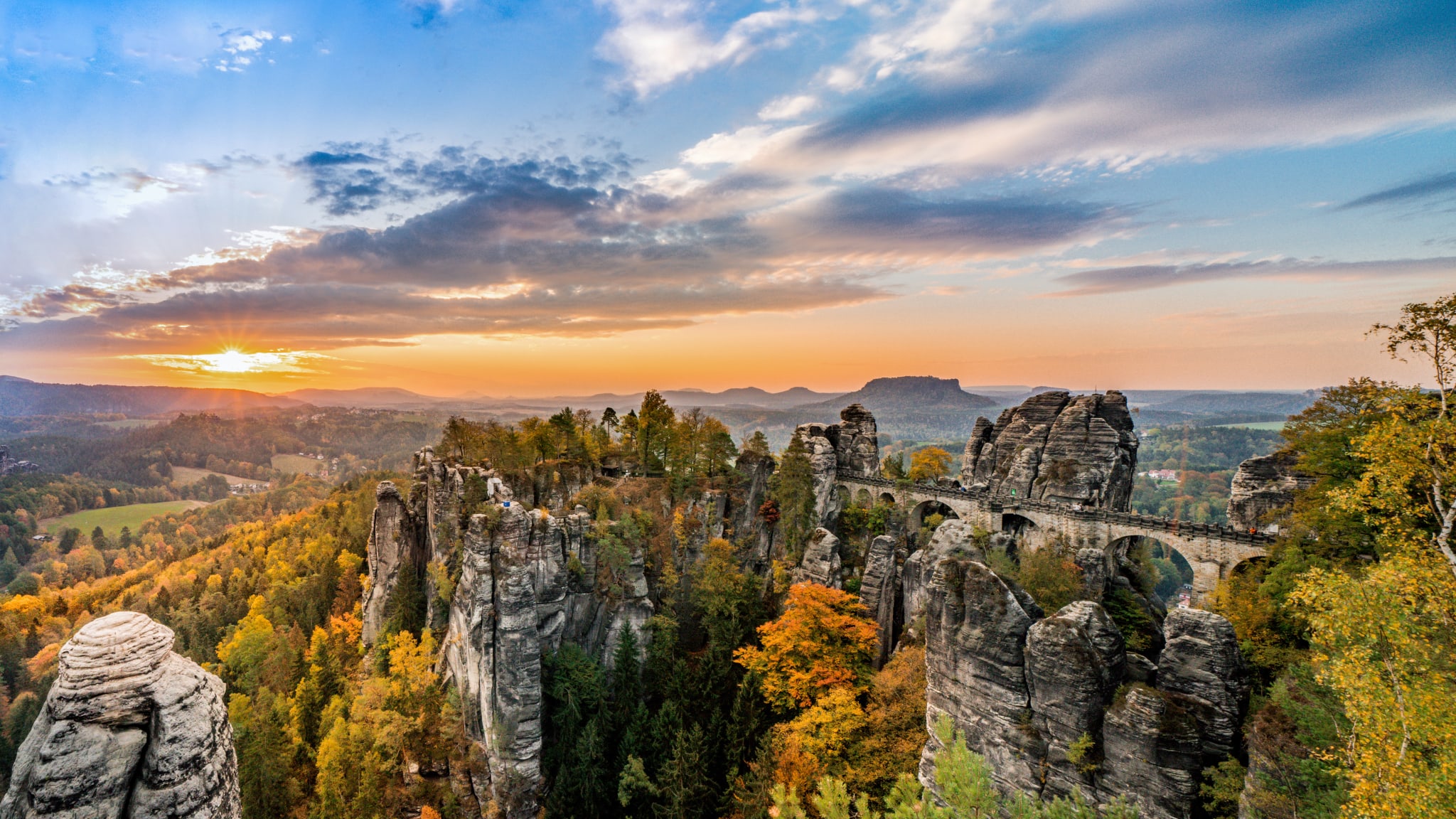 Die Basteibrücke in der Sächsischen Schweiz © marcus_hofmann - stock.adobe.com