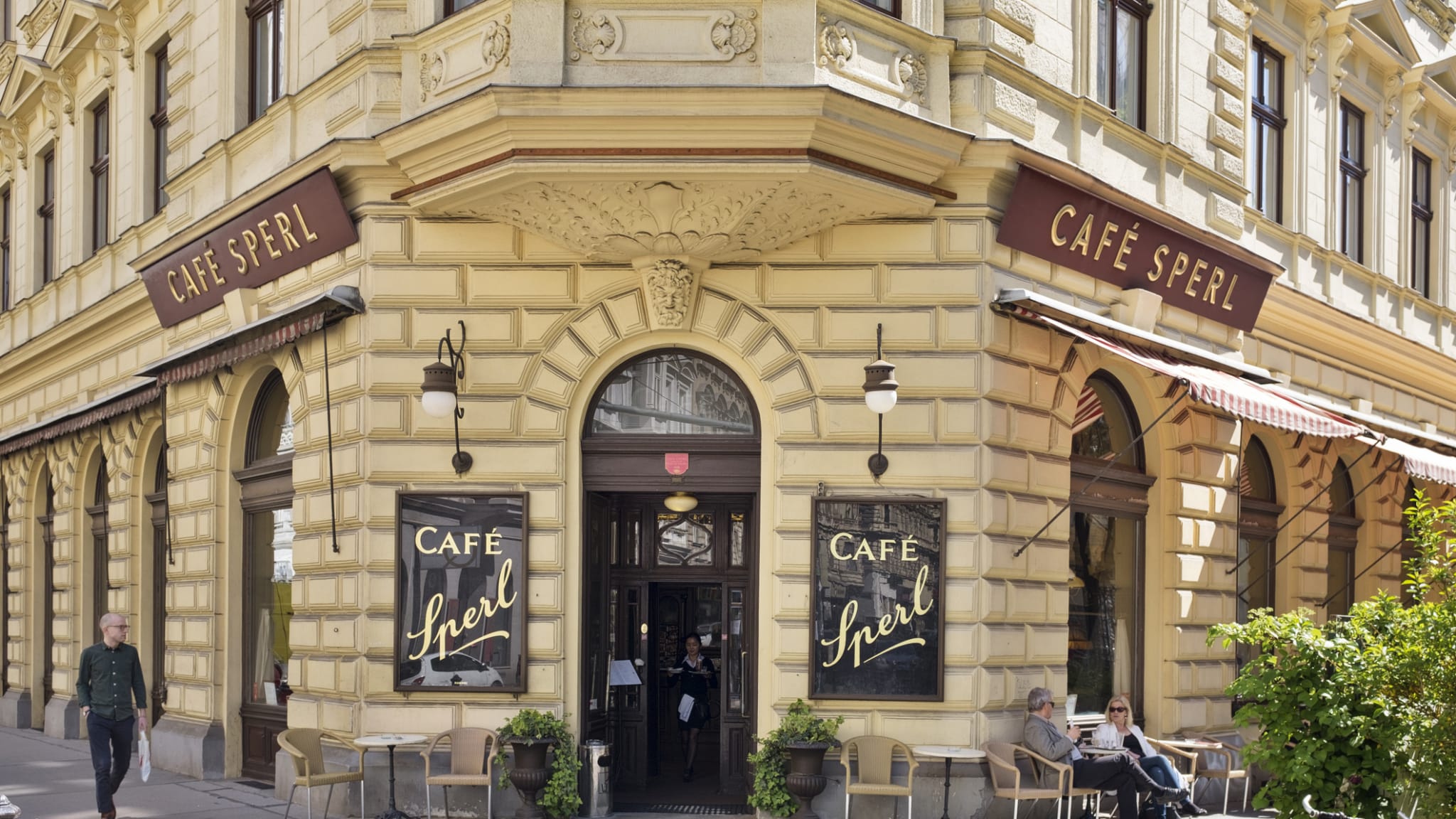 Café Sperl in Wien ©_nf/iStock Unreleased via Getty Images