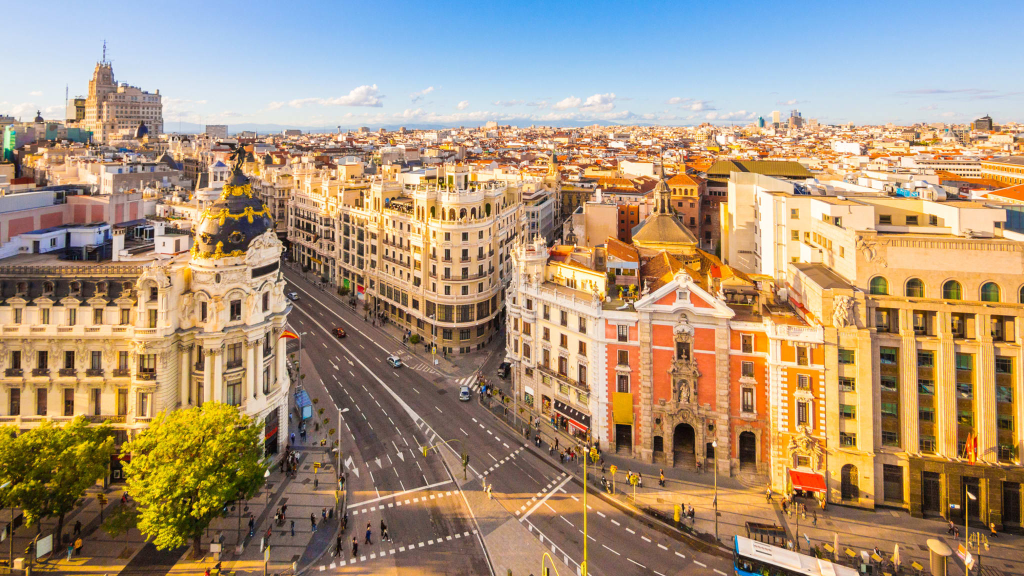Calle de Alcalá in Madrid, Spanien © holgs/iStock / Getty Images Plus via Getty Images