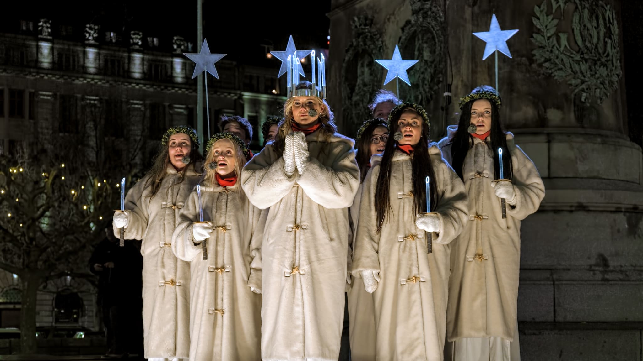 Chor beim Fest der Lucia © klug-photo/iStock Editorial / Getty Images Plus via Getty Images