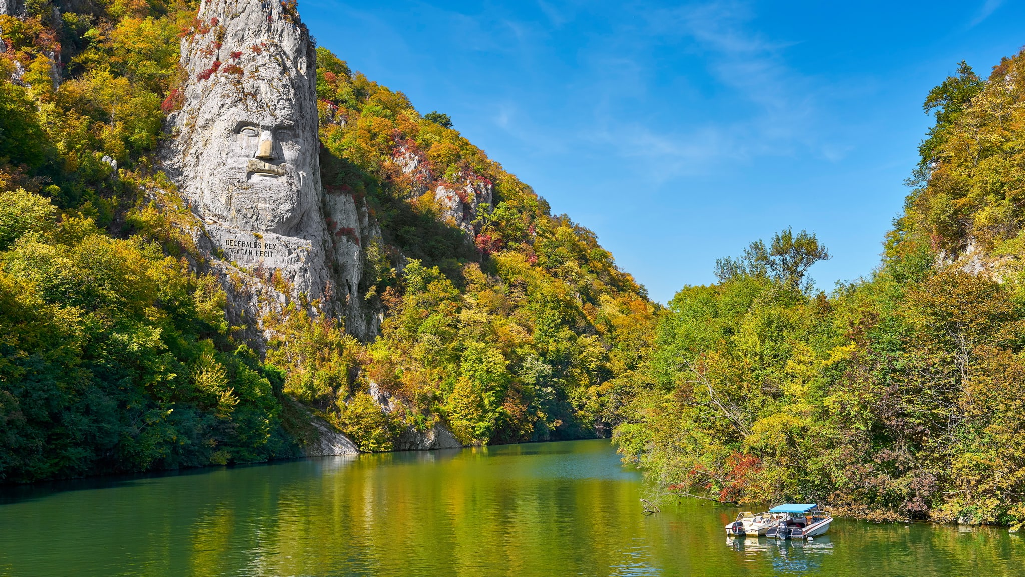 Die in den Berg gehauene Statue von König Decebal © Jan Wlodarczyk/HUBER IMAGES