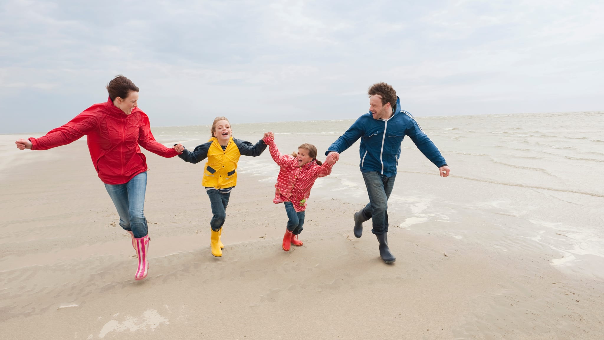 Familie an der Nordsee © tunedin - stock.adobe.com