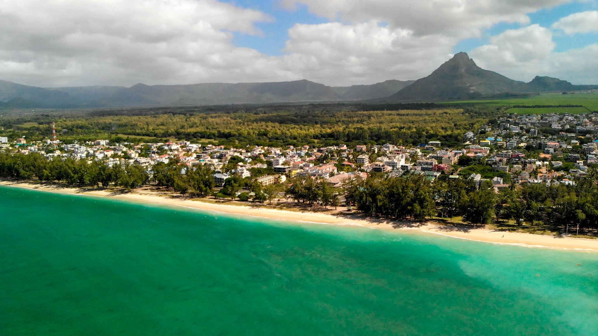 Flic en Flac Strand, Mauritius ©Paola Giannoni/iStock / Getty Images Plus via Getty Images