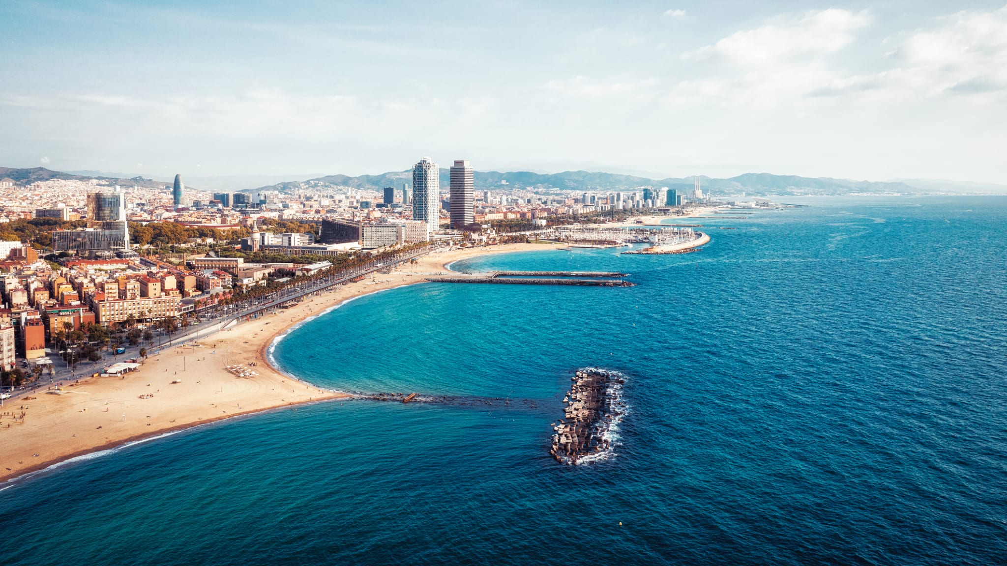 Flug nach Barcelona ©SW Photography/DigitalVision via Getty Images