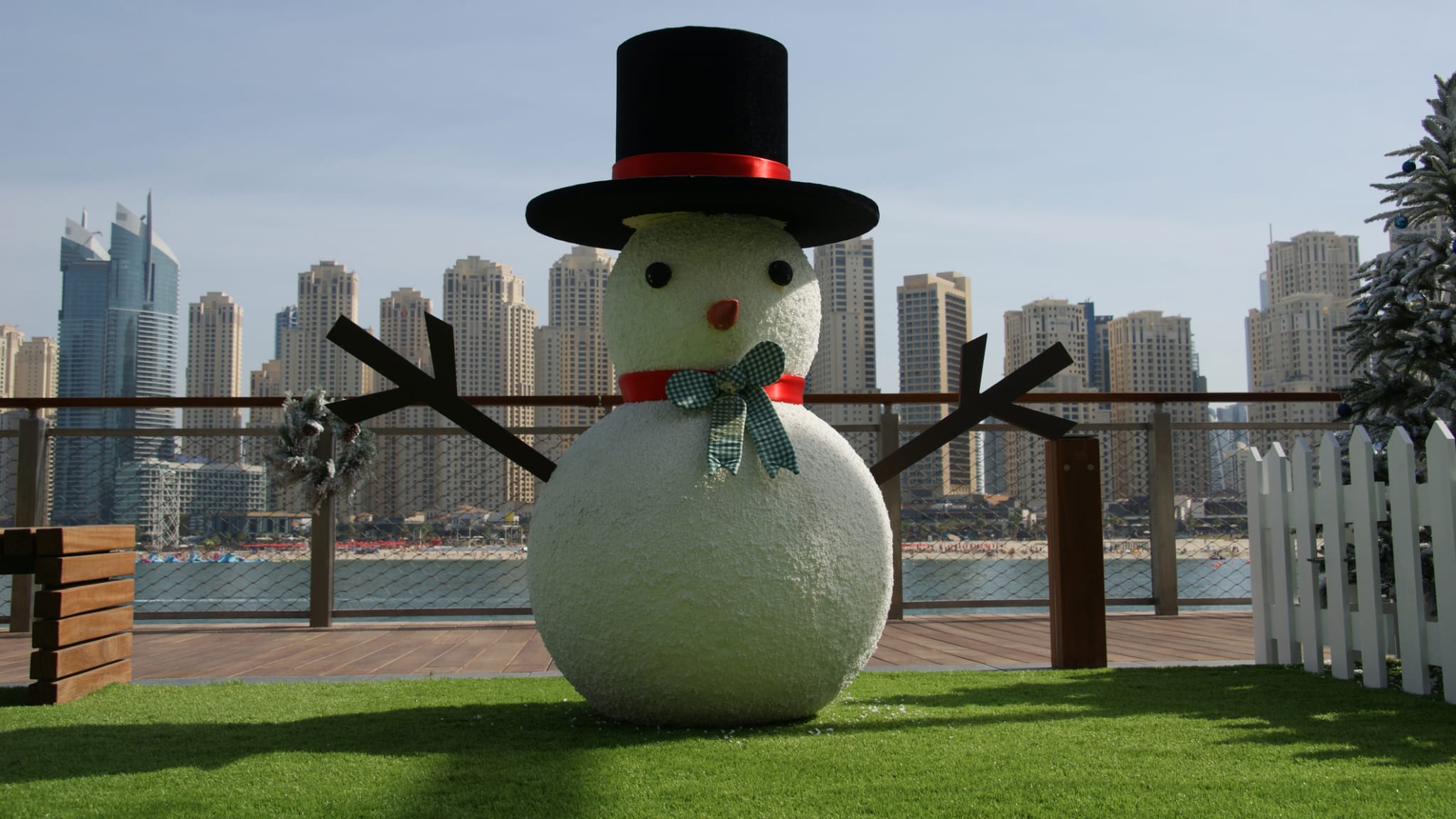Großer Schneemann in Dubai © iStock.com/author