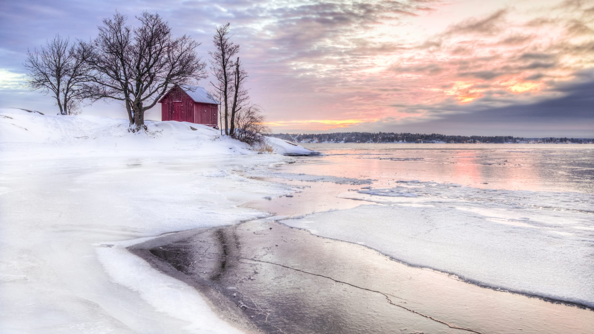Häuschen in Stockholms Schären © Angela Kotsell/iStock / Getty Images Plus via Getty Images
