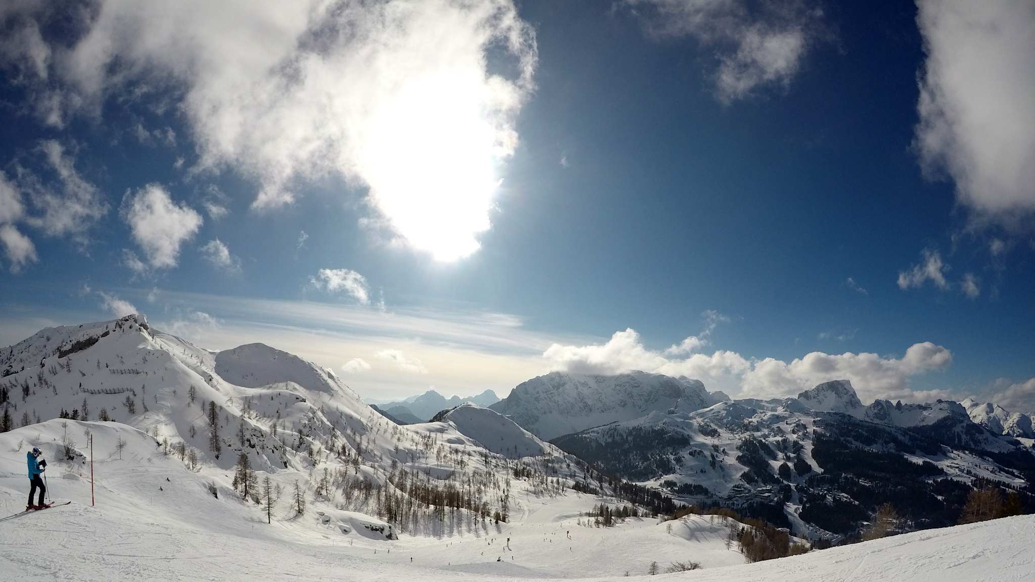 Skipiste und Berge in Kärnten, Österreich.