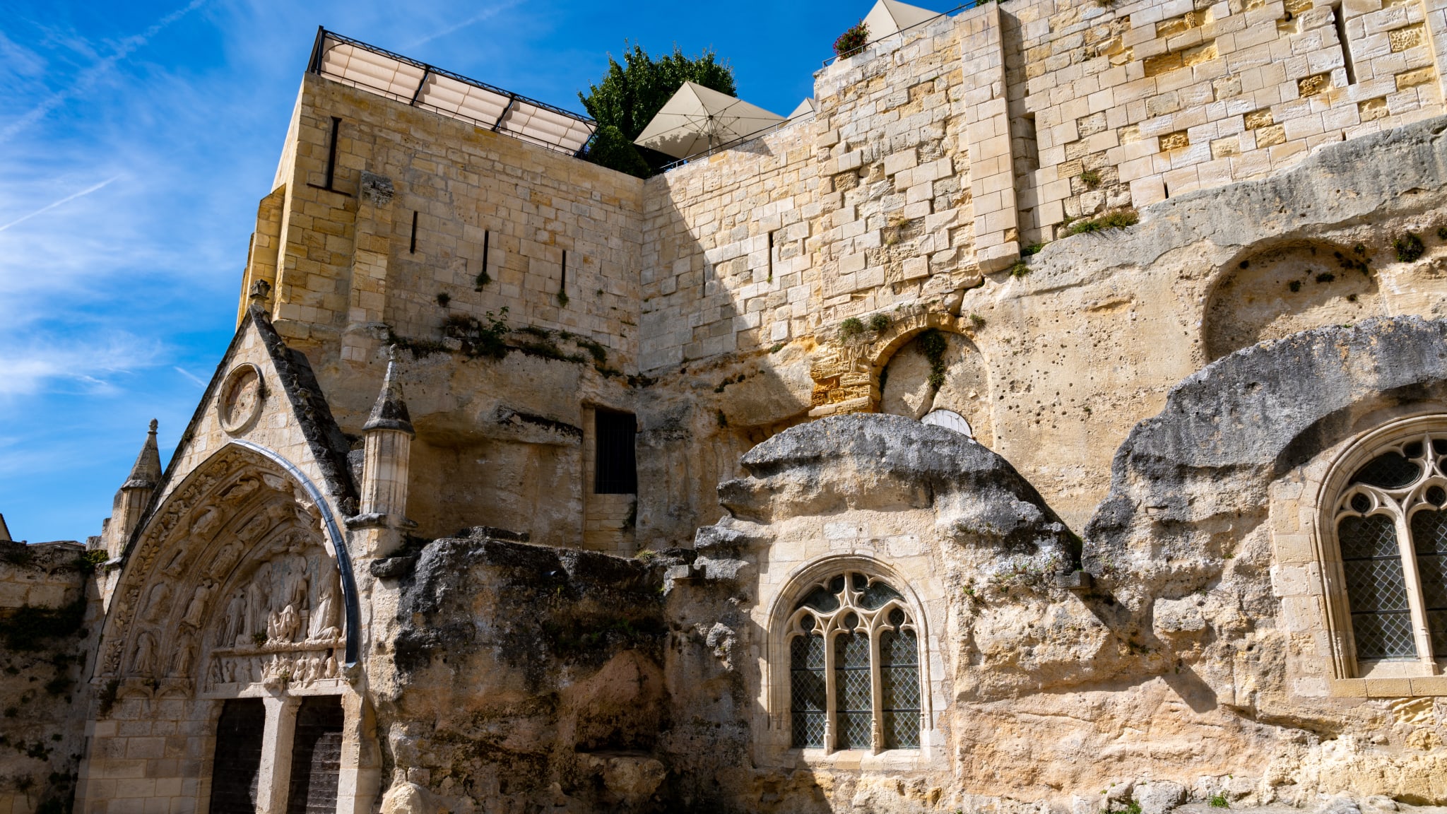 Kirche Monolithe, St. Emilion, Nouvelle-Aquitaine, Frankreich © stock.adobe.com - barmalini