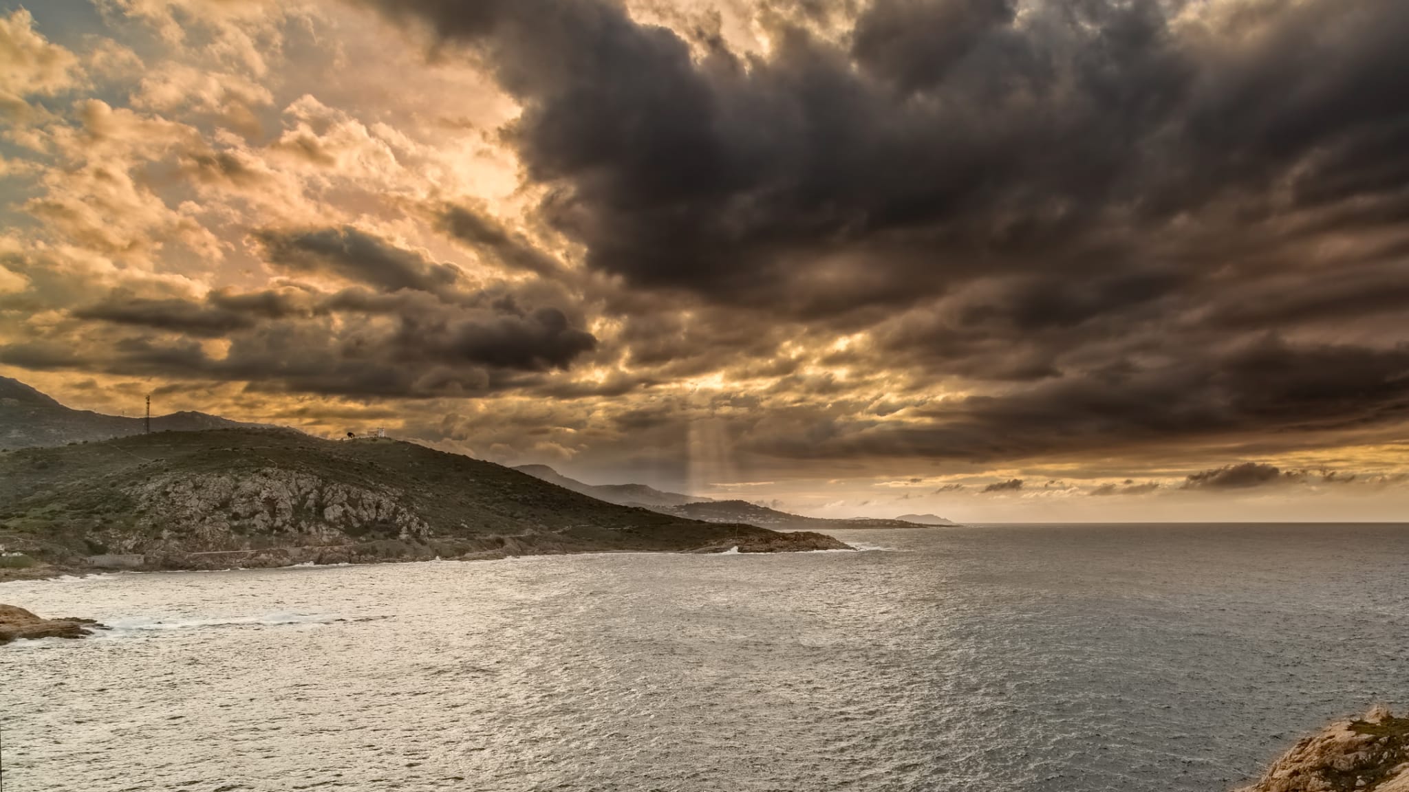 Westküste von Korsika ©joningall/iStock / Getty Images Plus via Getty Images
