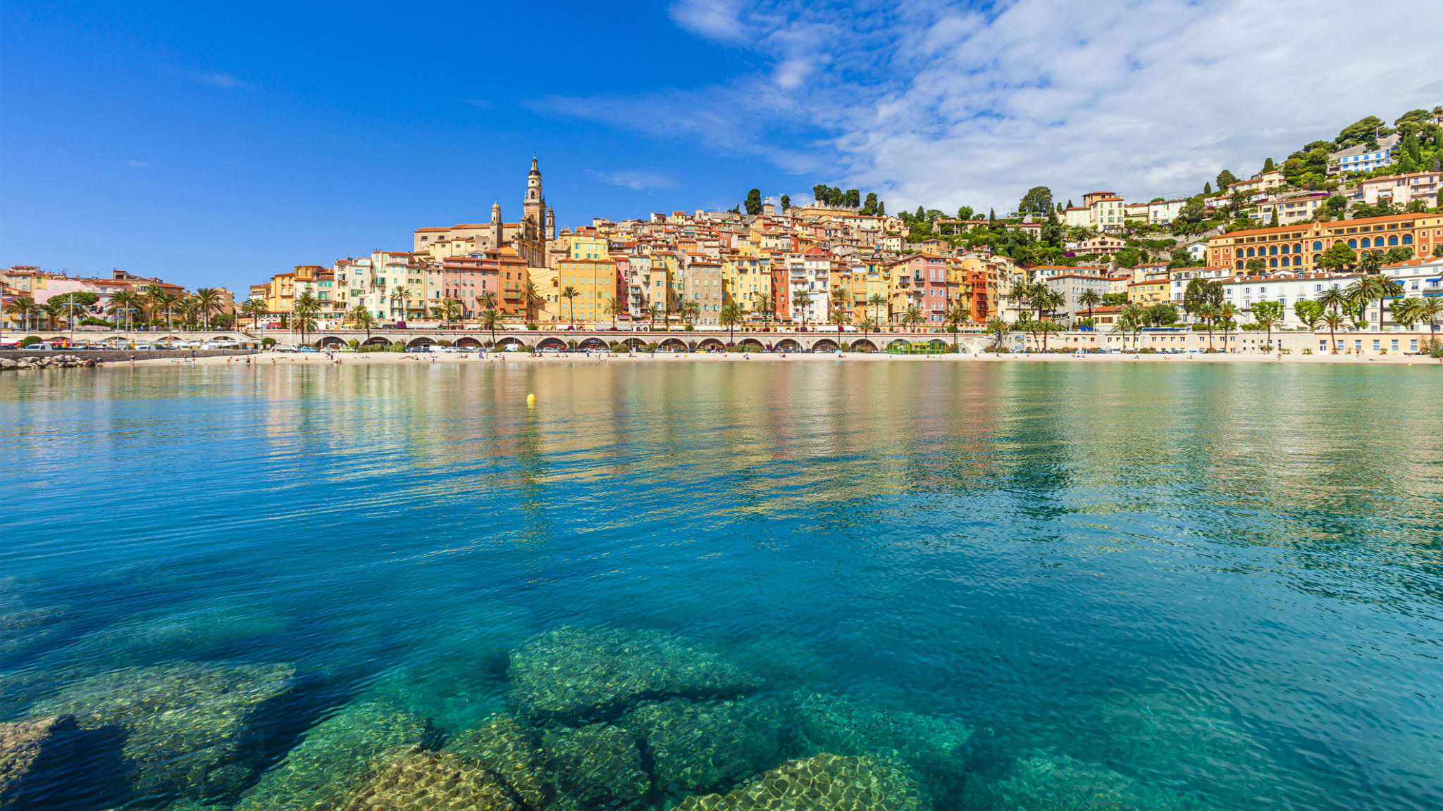 Menton an der Côte d’Azur, Frankreich © Flavio Vallenari/iStock / Getty Images Plus via Getty Images