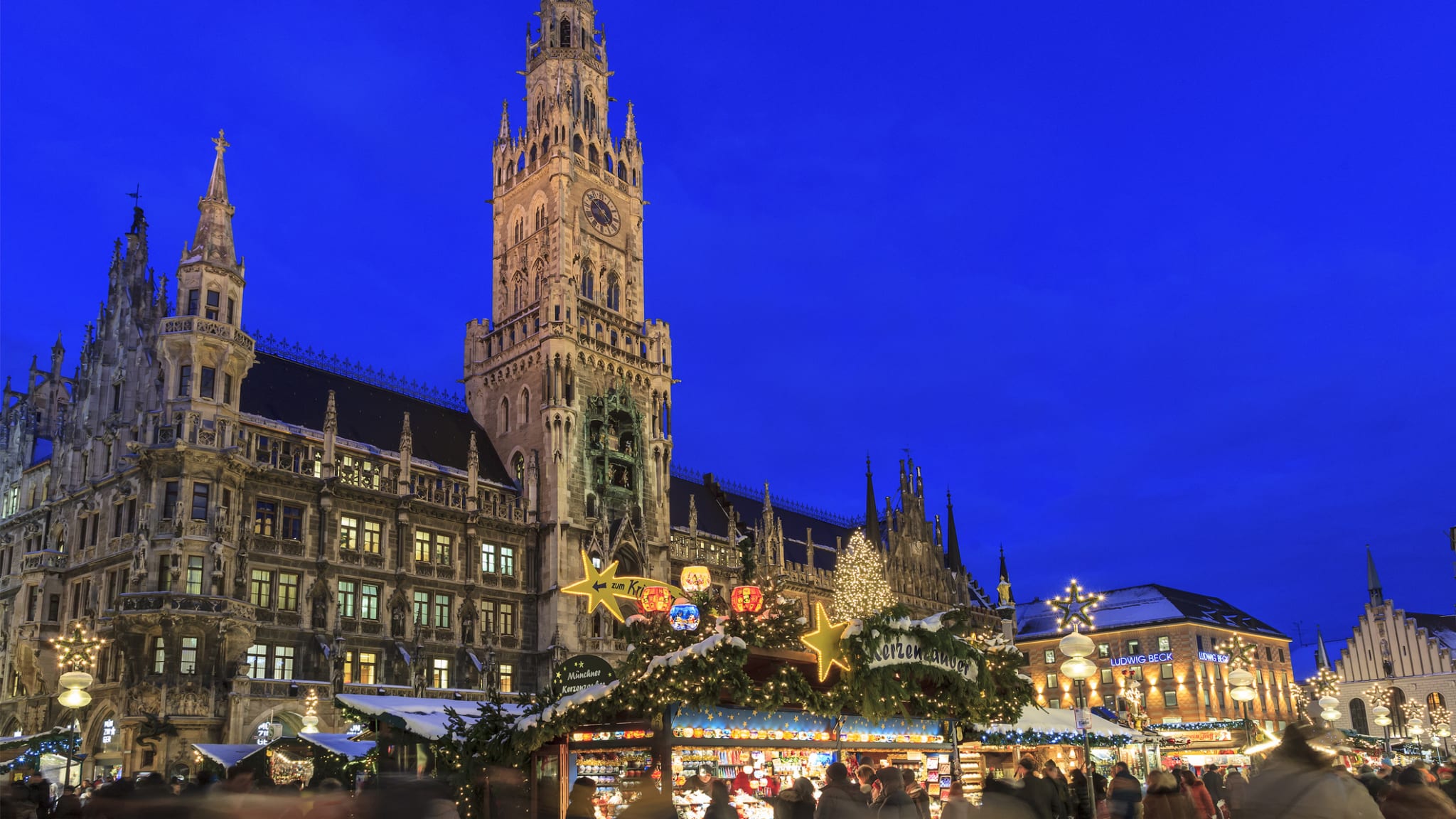 Münchener Christkindlmarkt, Bayern ©iStock.com/Flavio Vallenari