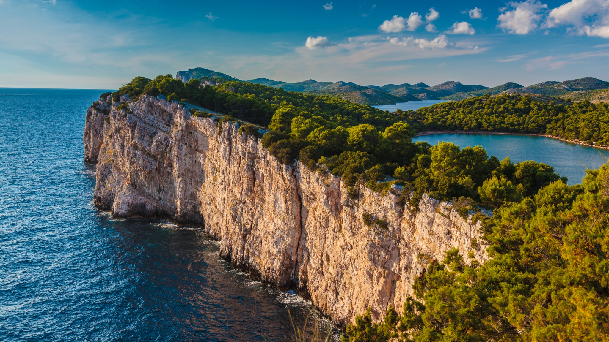 Felsenküste im Naturpark Telascica © Kroatische Zentrale für Tourismus - Zoran Jelača