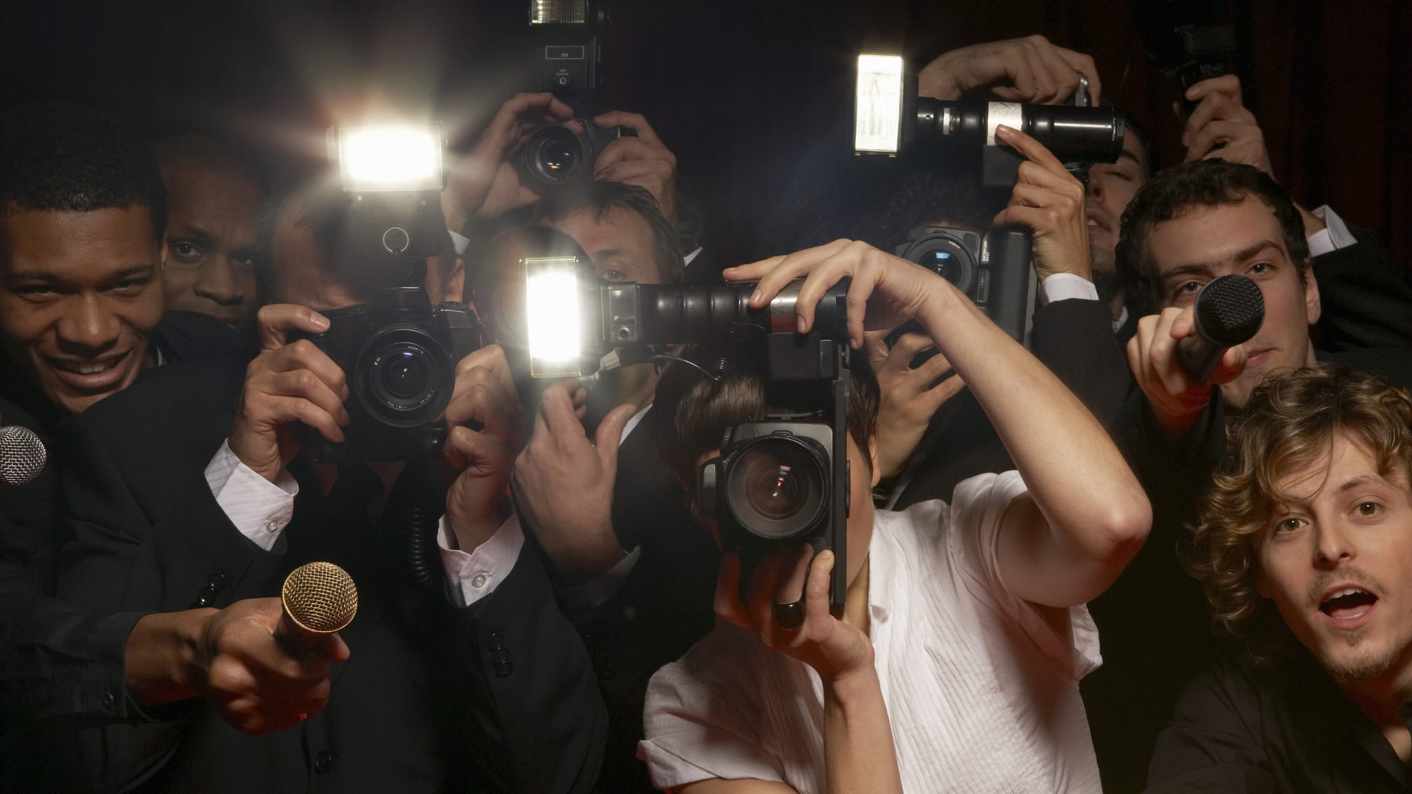 Paparazzis bei einem Event ©Andrew Hobbs/The Image Bank via Getty Images