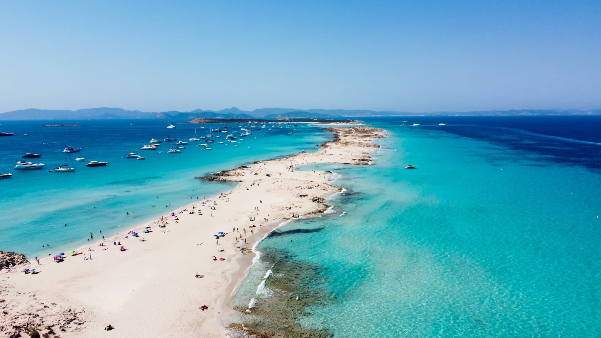 Der Strand Playa Ses Illetes, Formentera, Spanien © stock.adobe.com - Alexandre ROSA