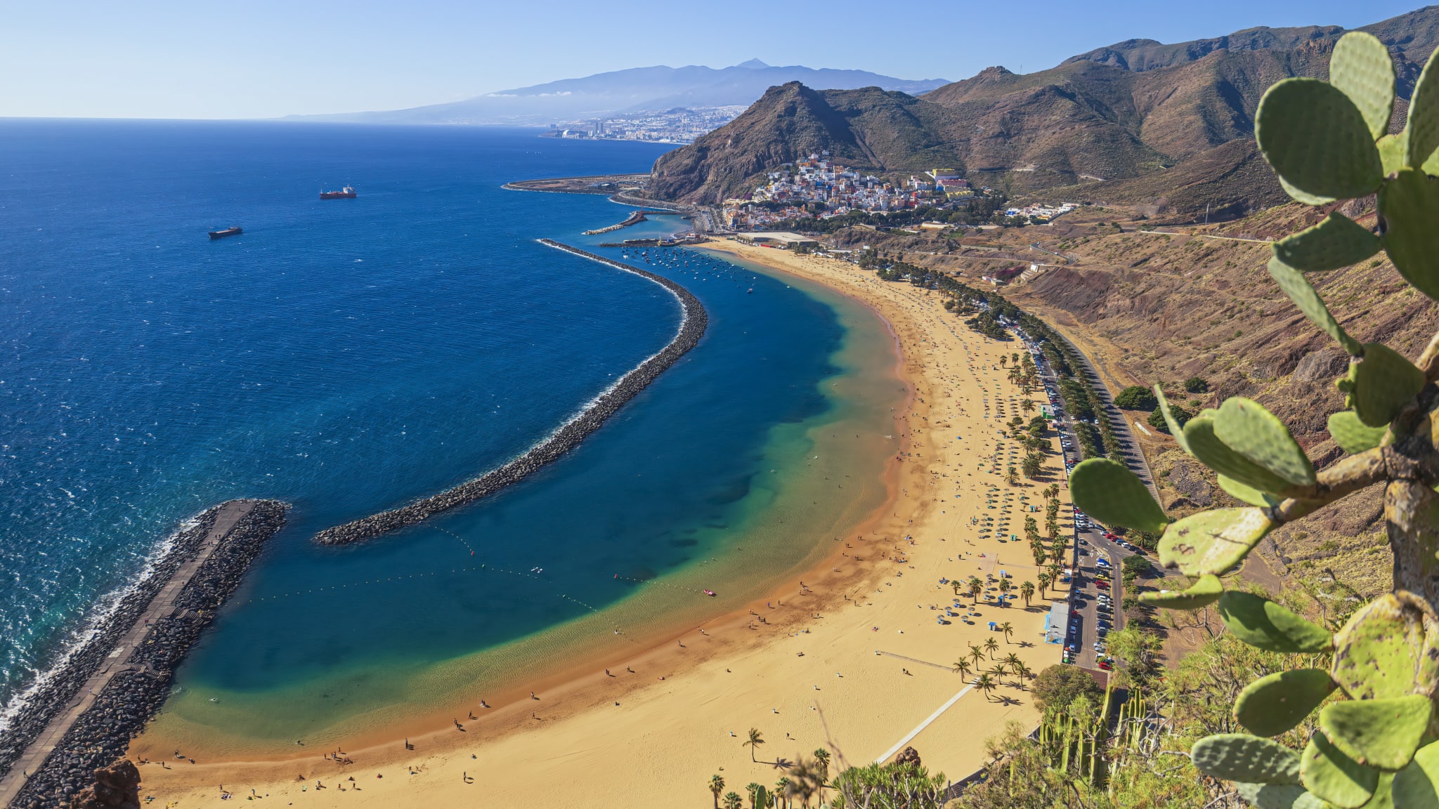 Playa de las Teresitas, Teneriffa, Spanien © stock.adobe.com - Picturellarious