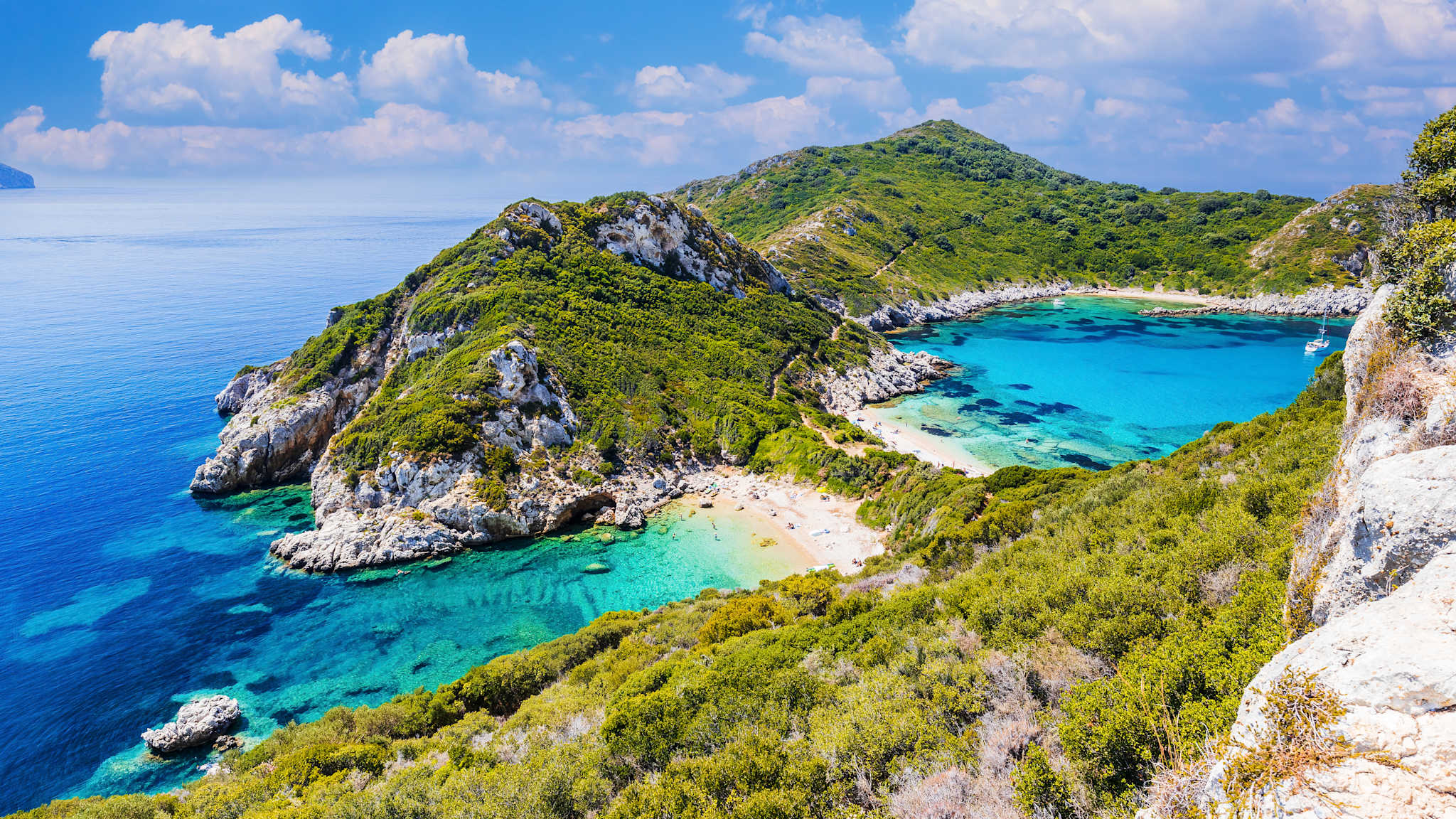Blick auf die Zwillingsbucht Porto Timoni auf Korfu, Griechenland