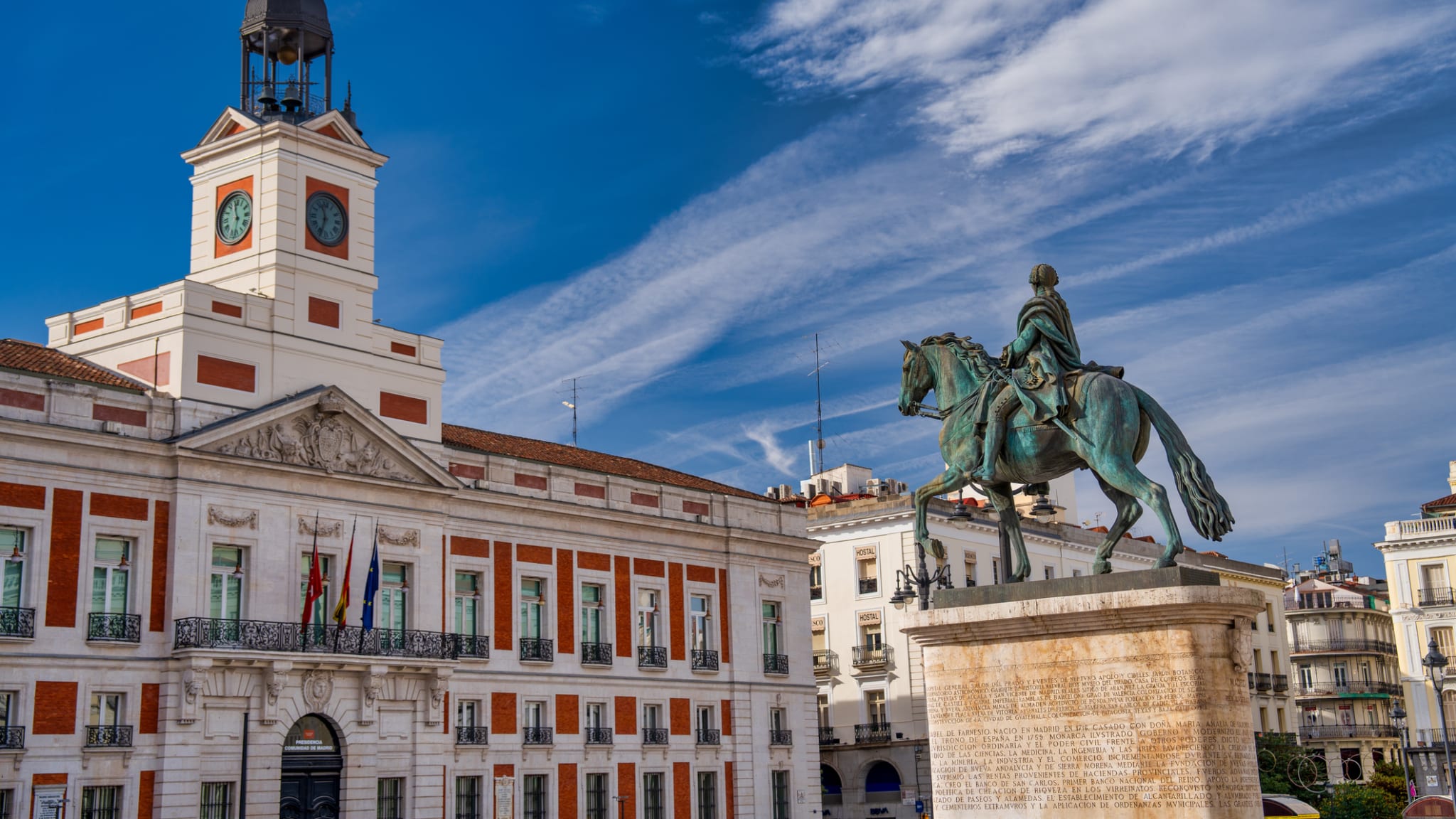 Puerta del Sol, Madrid, Spanien © jovannig/iStock / Getty Images Plus via Getty Images
