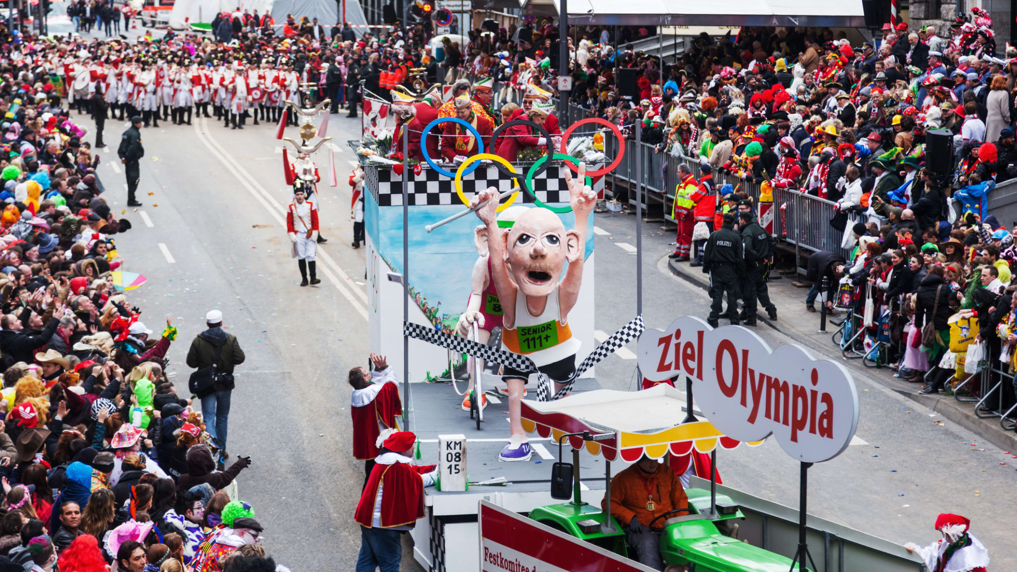 Rosenmontagsumzug, Köln © chris-mueller/iStock Editorial / Getty Images Plus via Getty Images