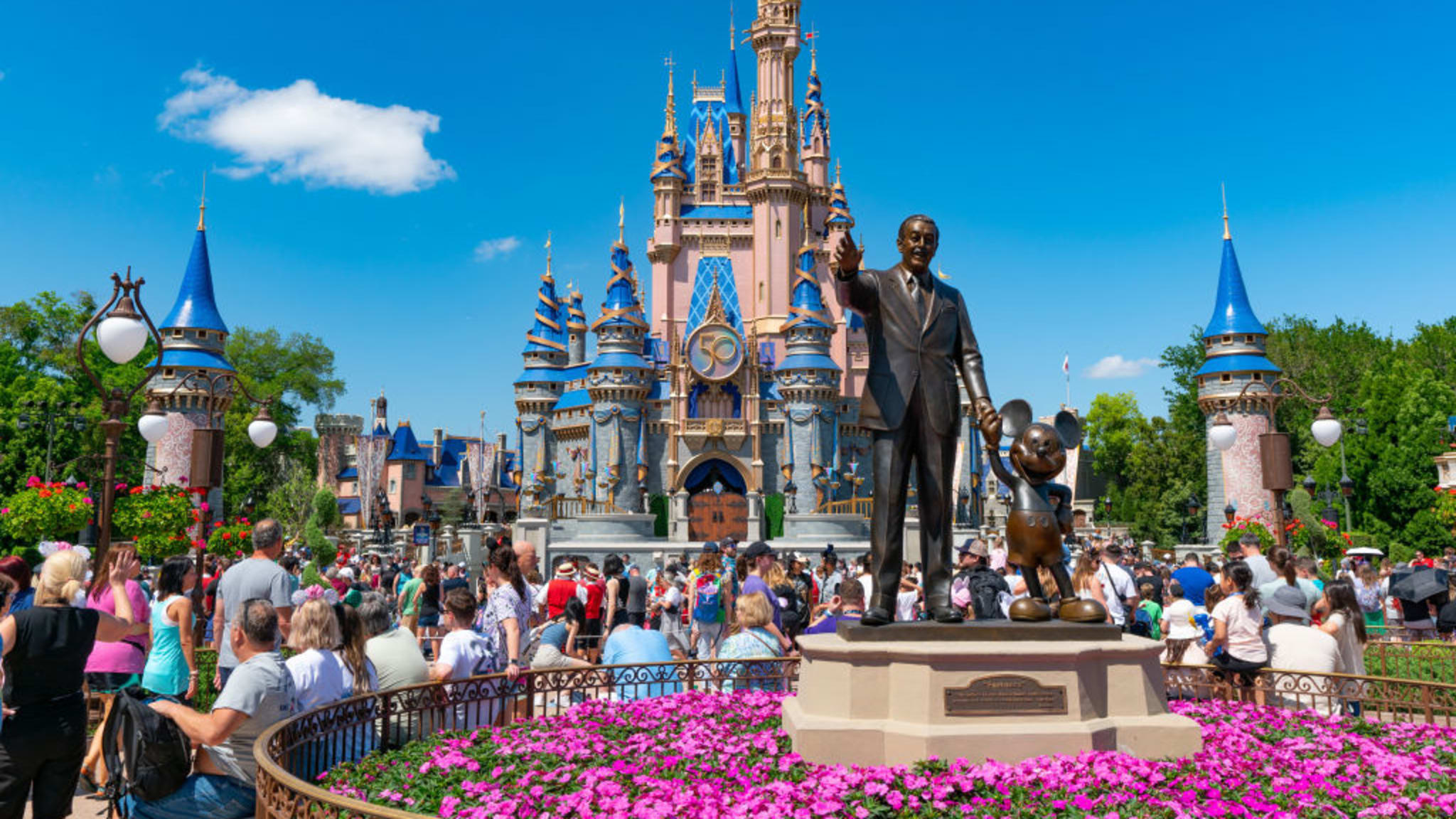 Schloss im World Disney World Resort, Orlando, USA © AaronP/Bauer-Griffin/GC Images via Getty Images
