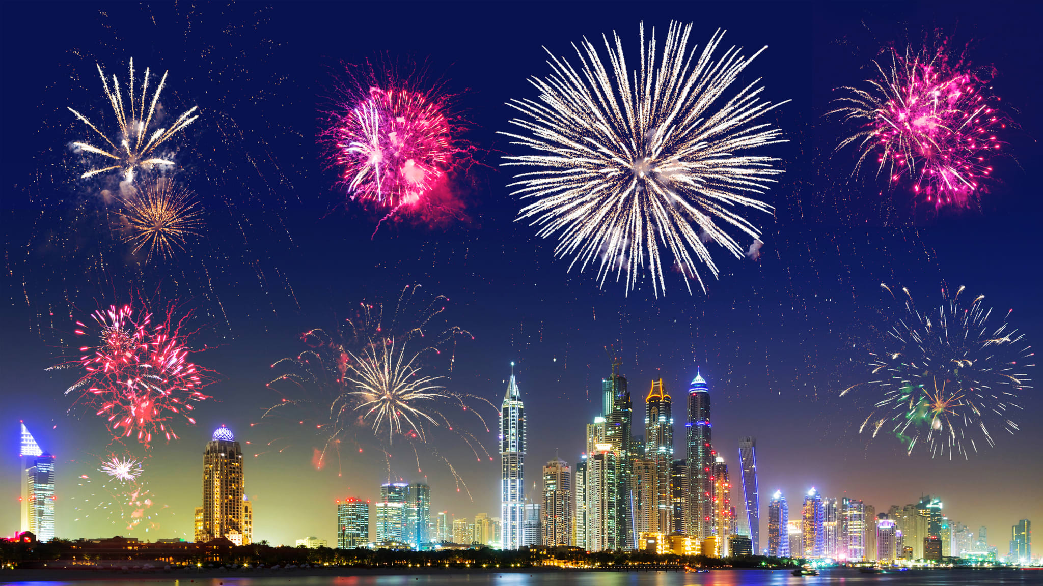 Silvester Feuerwerk in Dubai © iStock.com/Patryk_Kosmider