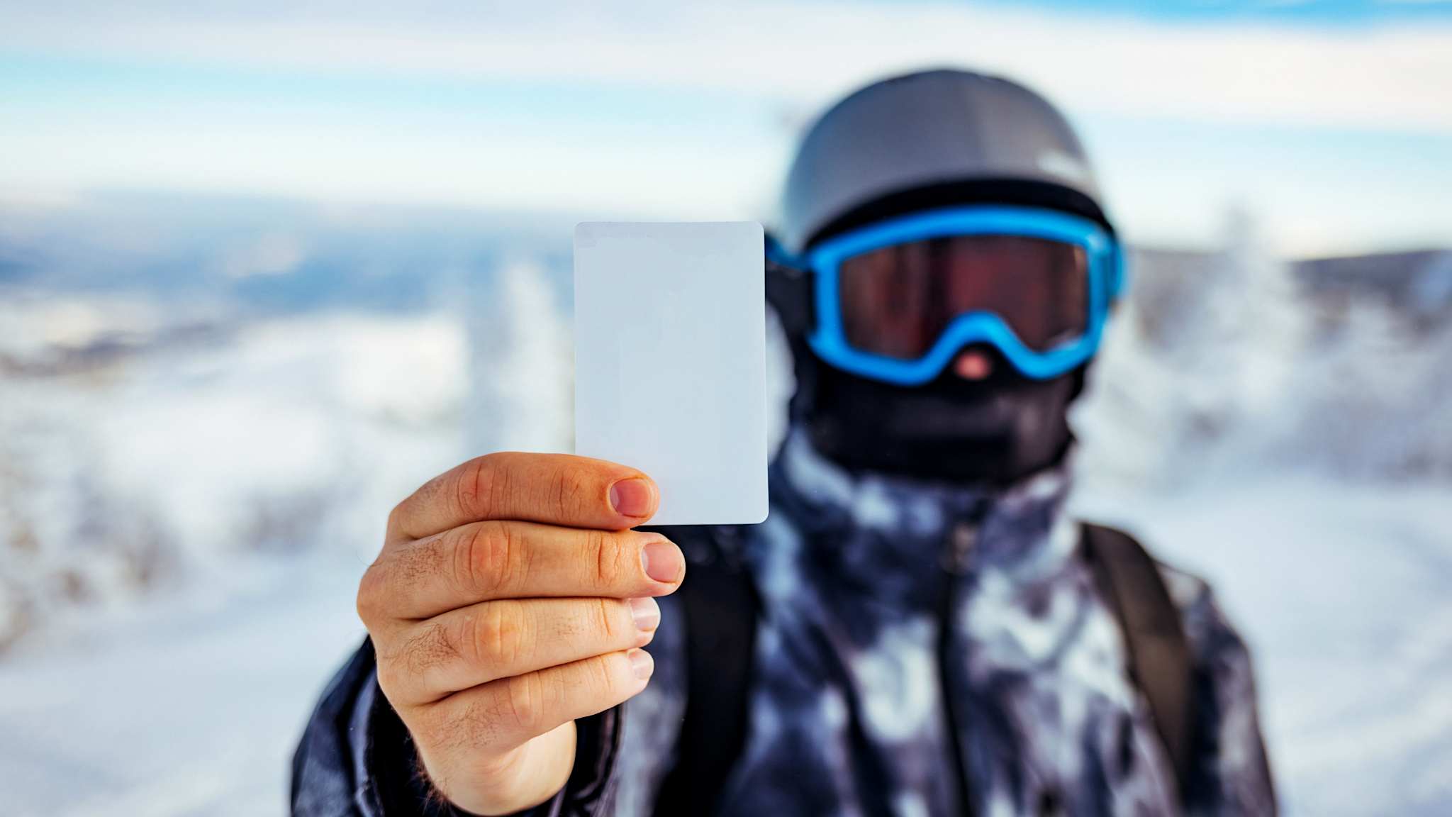 Skipass für den Skiurlaub ©ljubaphoto/E+ via Getty Images
