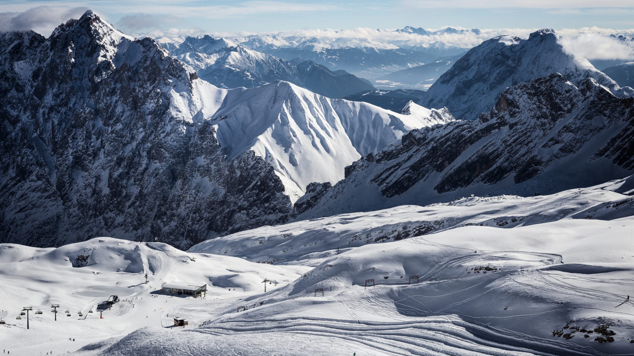 Skigebiet Zugspitze © Cyril Gosselin/Moment via Getty Images