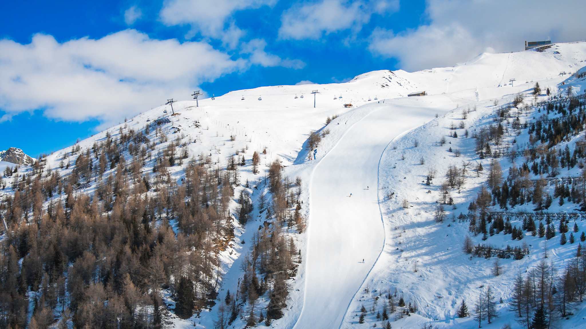 Skipiste im Skigebiet Kals-Matrei in Österreich.