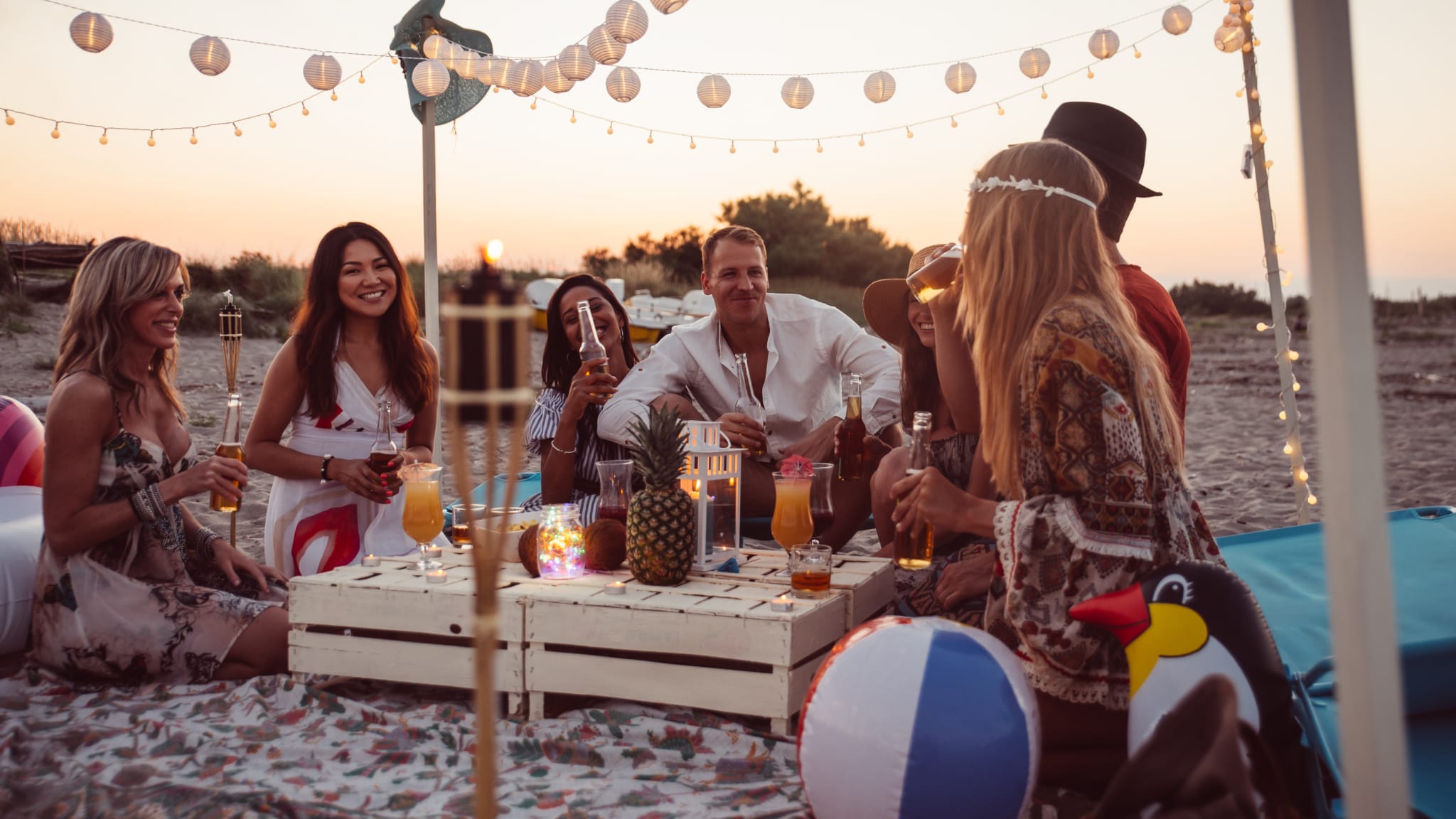 Strandparty, Türkei © stock.adobe.com - oneinchpunch
