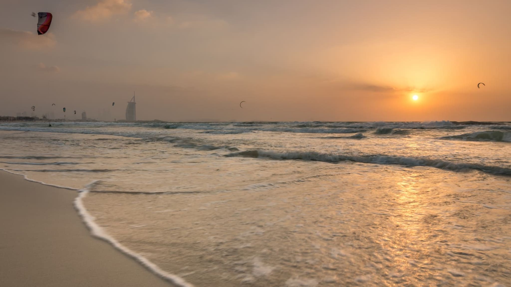 Sunset Beach, Dubai © WALIDPHOTO/Moment Open via Getty Images