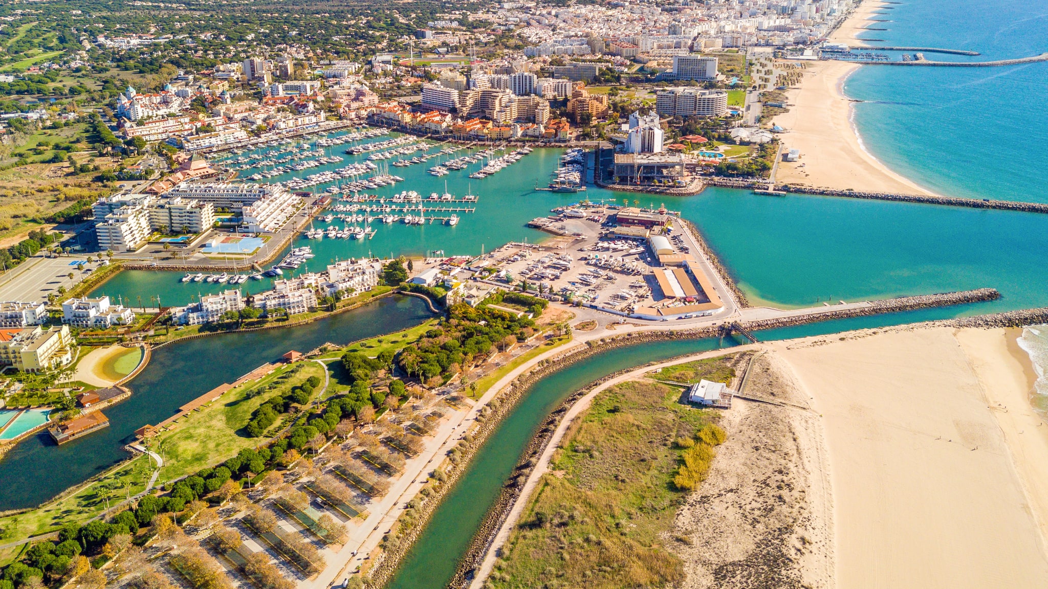 Vilamoura an der Algarve, Portugal © stock.adobe.com - eunikas