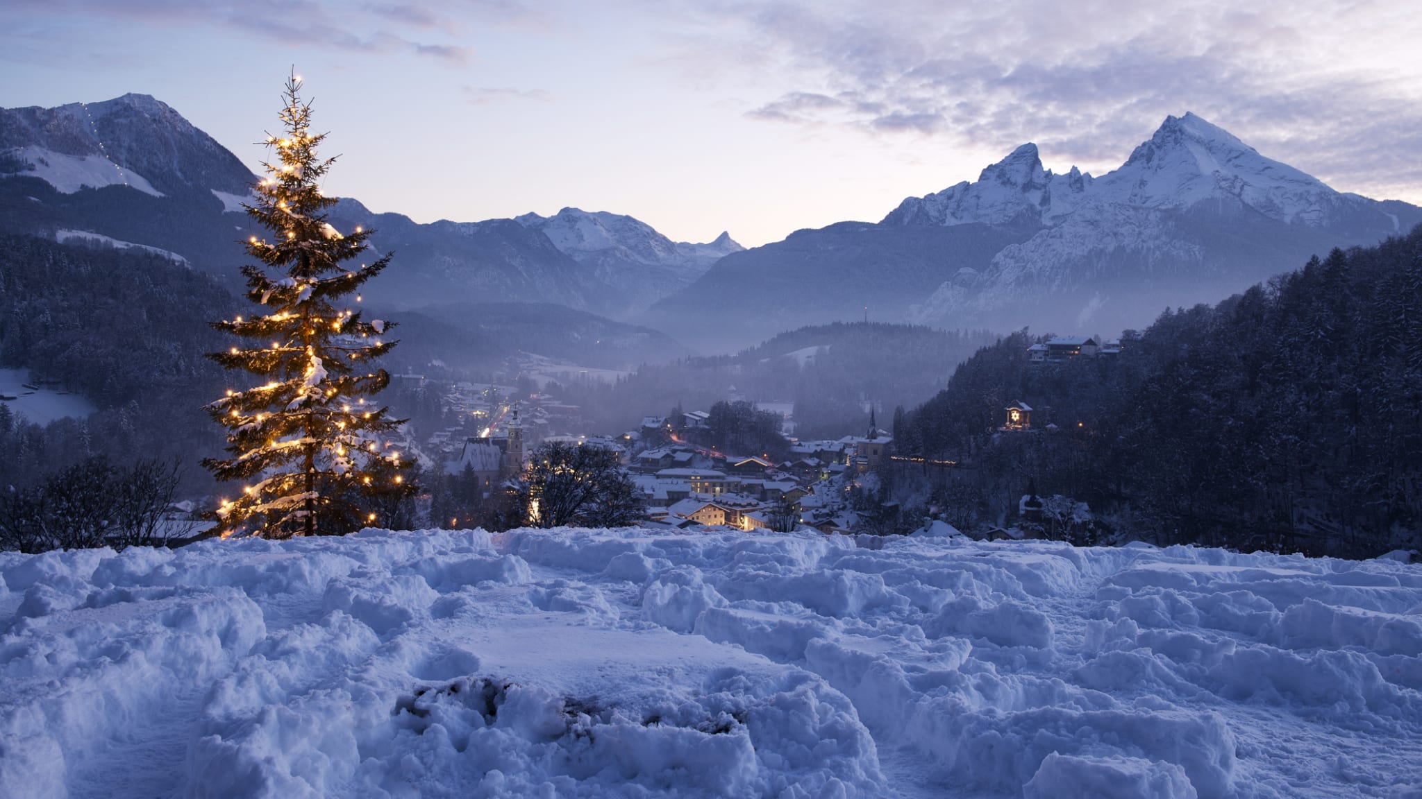Weihnachten in den Bergen © seewhatmitchseei/Stock / Getty Images Plus via Getty Images