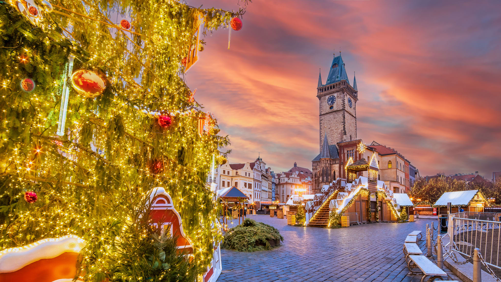 Weihnachtsbaum, Prag © Cristian Mircea Balate/iStock / Getty Images Plus via Getty Images