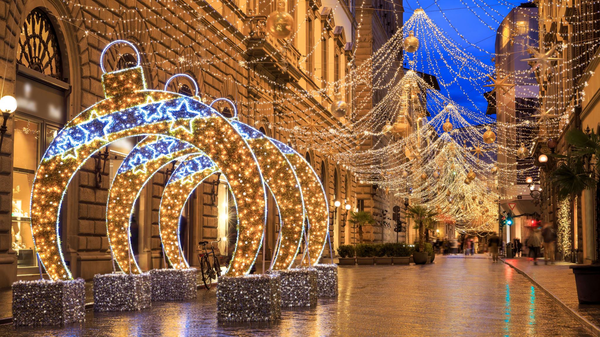 Weihnachtsdekoration in Florenz, Italien © Fani Kurti/iStock / Getty Images Plus via Getty Images